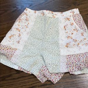 FLORAL SHORTS